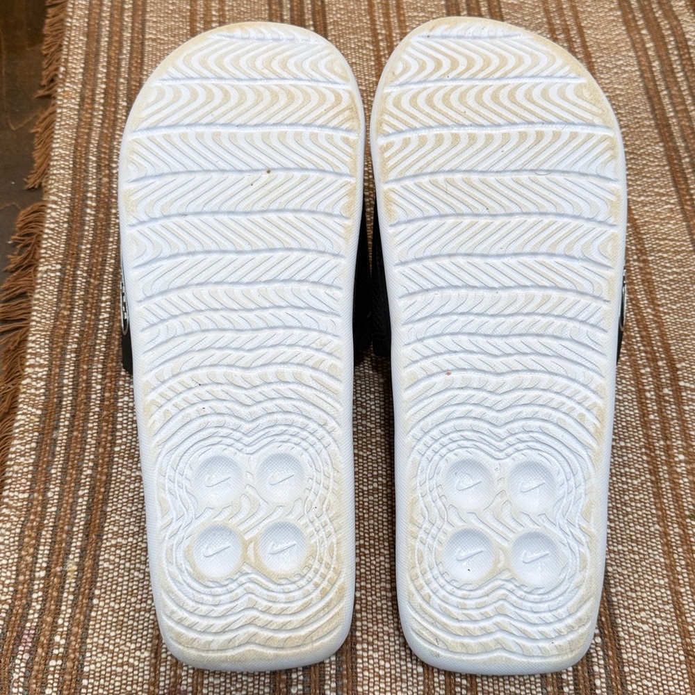 Nike Men's Black and White Air Slide Sandals - Picture 5 of 6